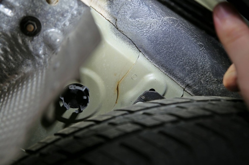 5853.jpeg очаги ржавчины на Geely Jiaji